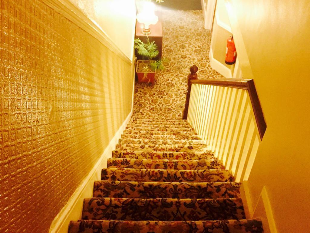 Southend Inn Hotel - Close To Beach, Train Station & Southend Airport Exterior foto