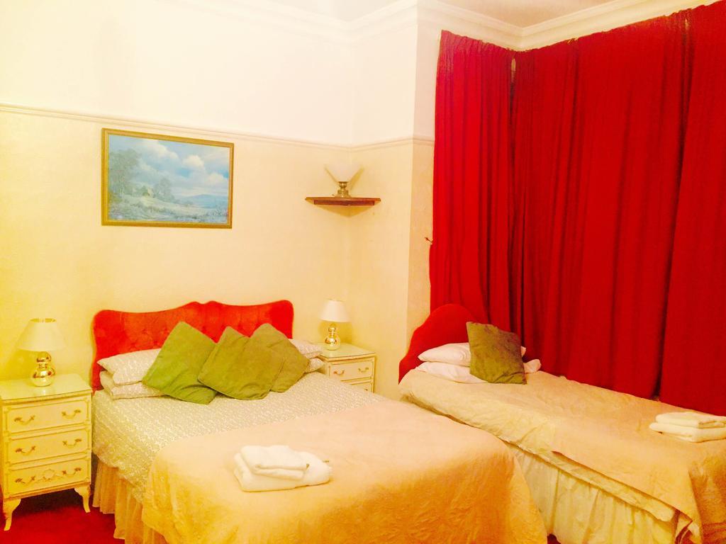 Southend Inn Hotel - Close To Beach, Train Station & Southend Airport Habitación foto